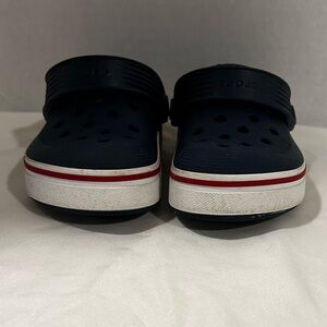 C8 Navy Crocs Off Court Clog